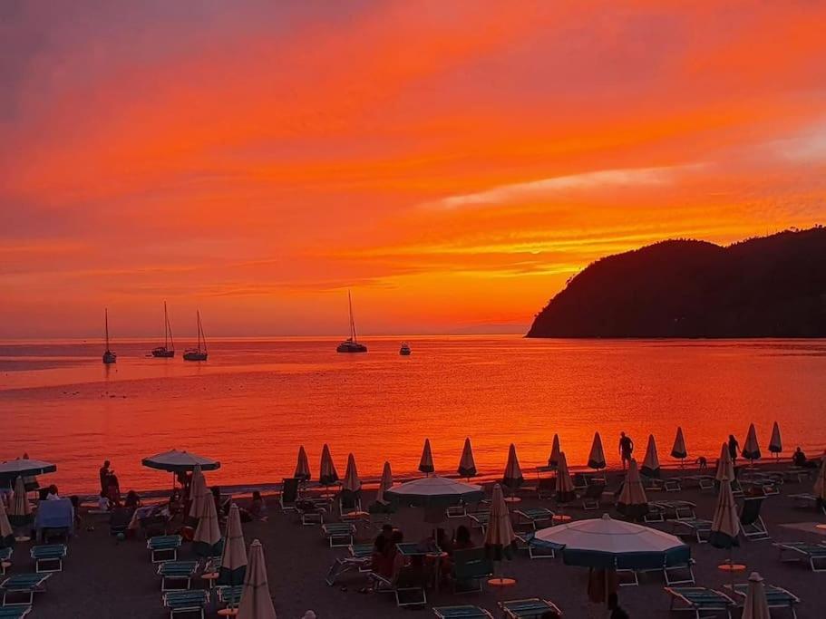 Beatrice Nel Centro Di Levanto Kültér fotó