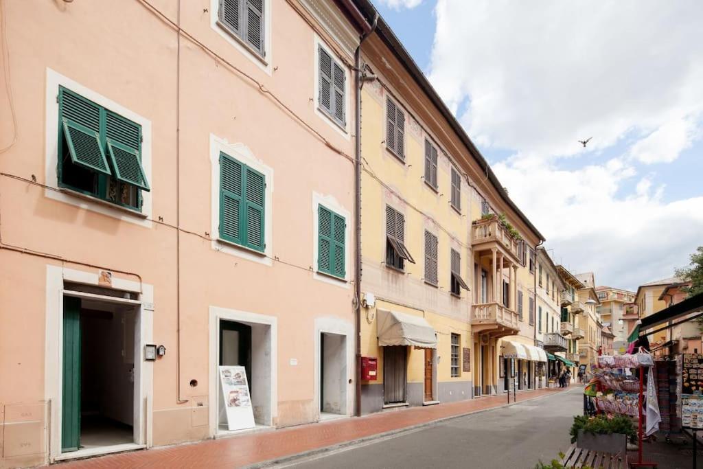 Beatrice Nel Centro Di Levanto Kültér fotó